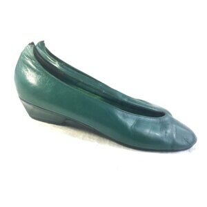 Miramonte Women's Vintage 70s 80s Loafers Flats Green Leather  Size 8.5